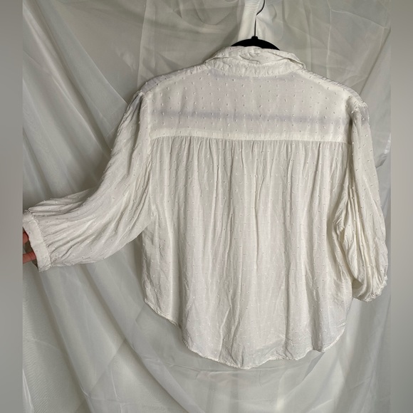 Free People Size XS Swiss Dot Textured White Button Down Front Tie Top - Picture 9 of 9